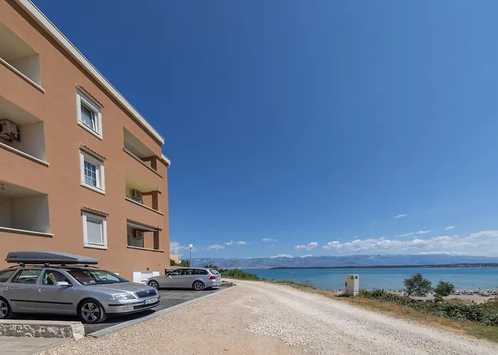 Jakov, No 2 Apartamento