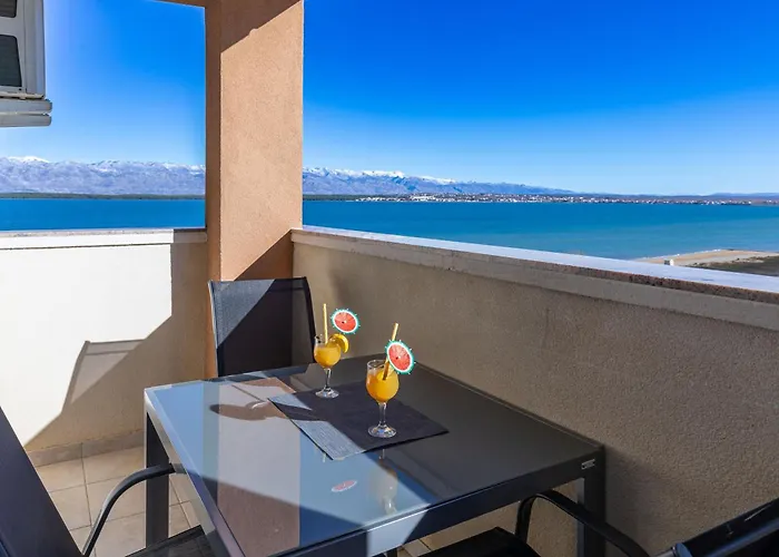 Jakov, No 2 Apartamento