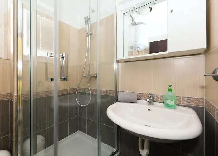 Jakov, No 2 Apartamento *